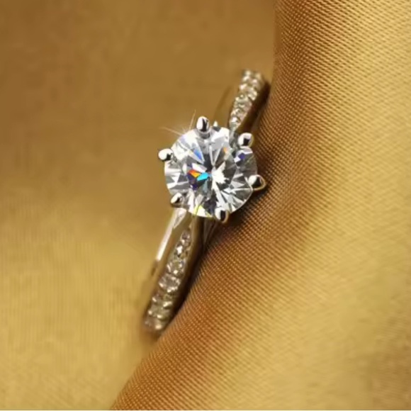 925 Sterling Silver Classic Ring for Women - Picture 2 of 6